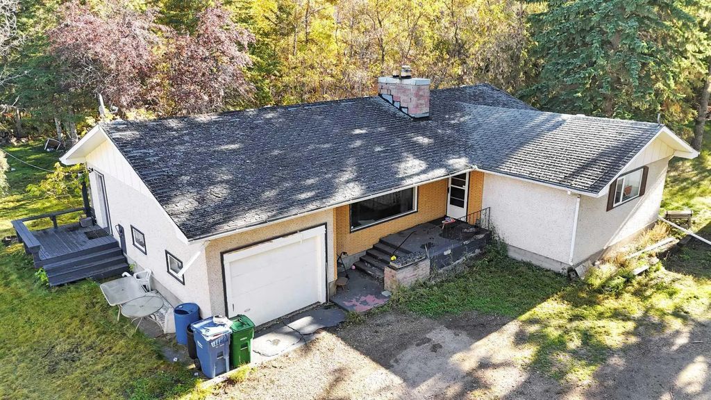 22 College Park Close , Red Deer
