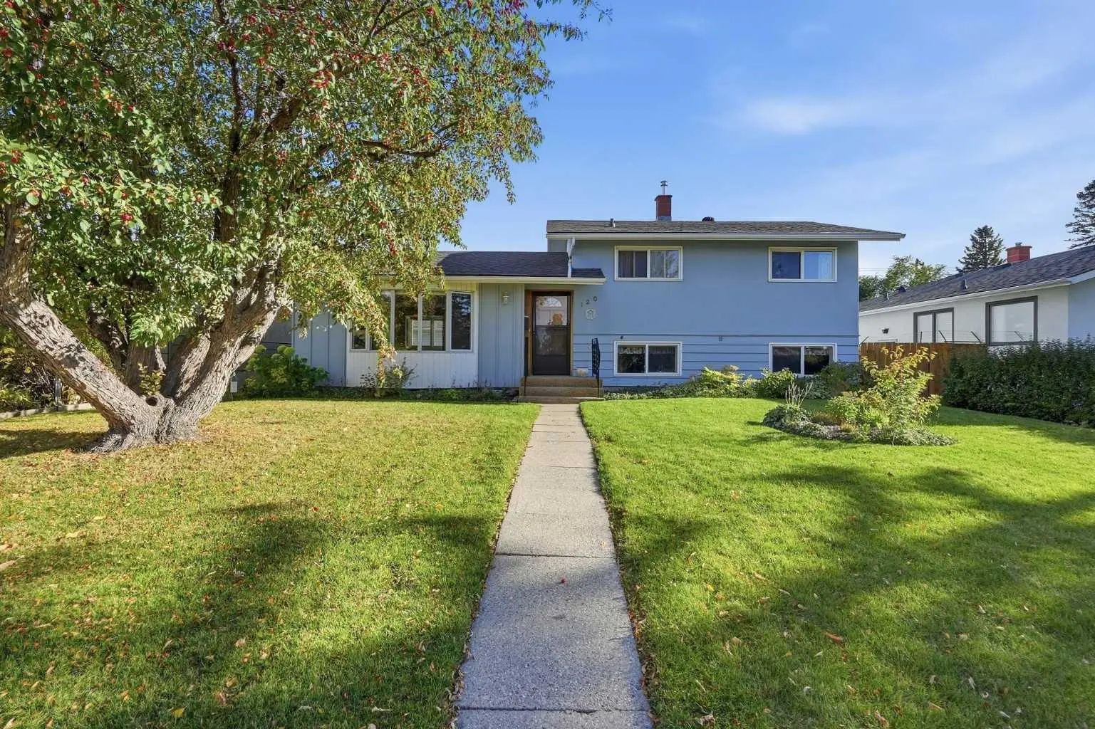 Real Estate Listing in Fairview, Calgary