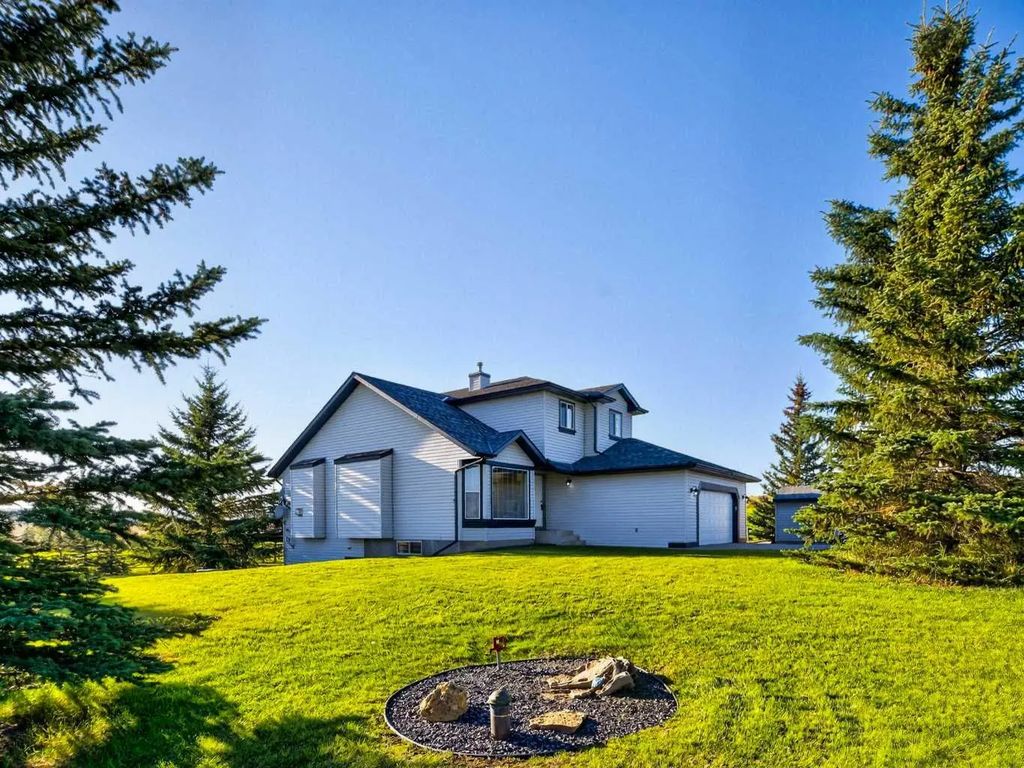210243 102 Street W, Rural Foothills County