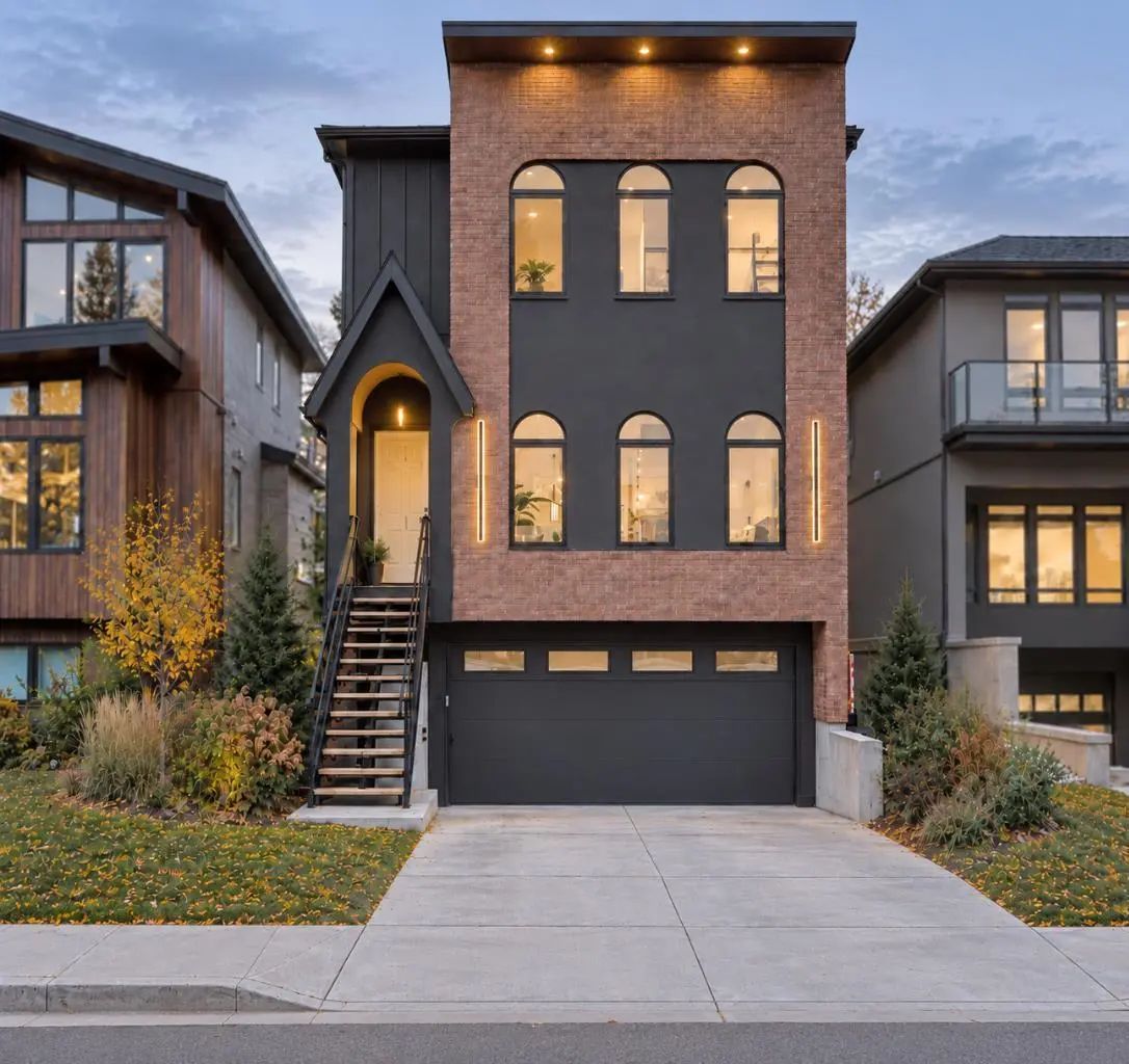 Modern suburban home in Evanston