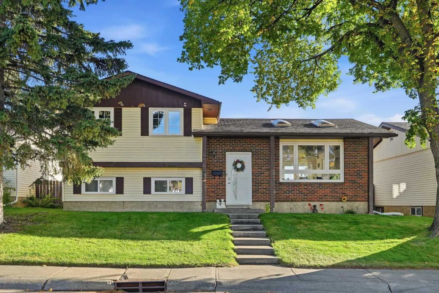 4615 31 Avenue Ne Calgary Alberta T1y 1G8 Rundle Details