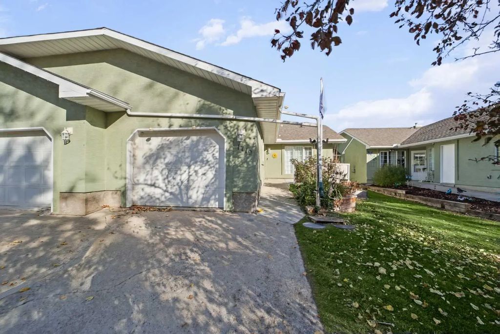 1719 17 Street , Didsbury