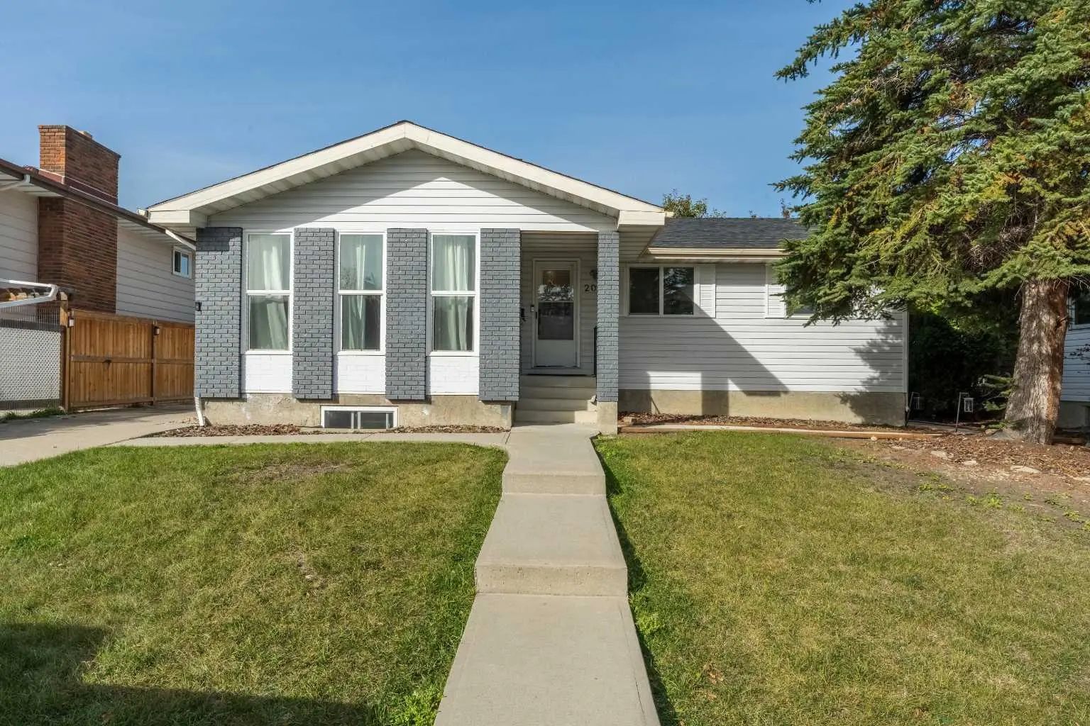 208 Woodpark Place Sw Calgary Alberta T2M 2S5 Woodlands Details