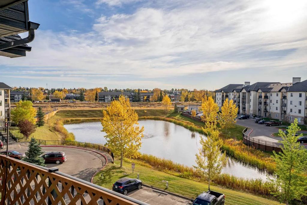 8412 304 Mackenzie Way Sw, Airdrie