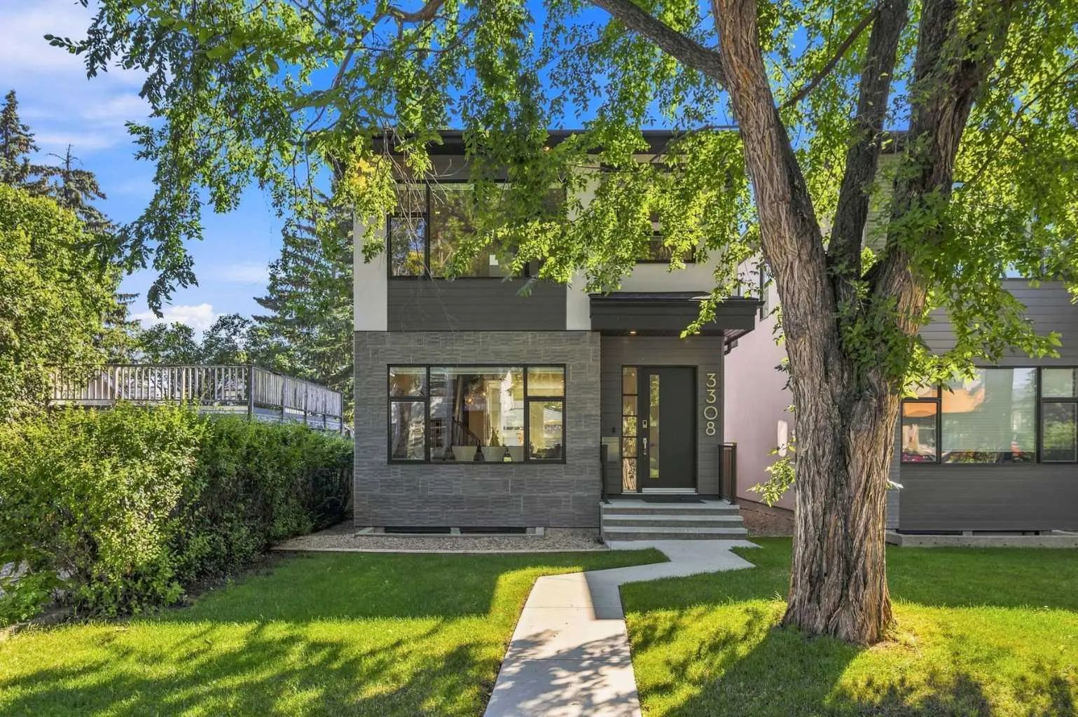 Modern suburban home in Evanston