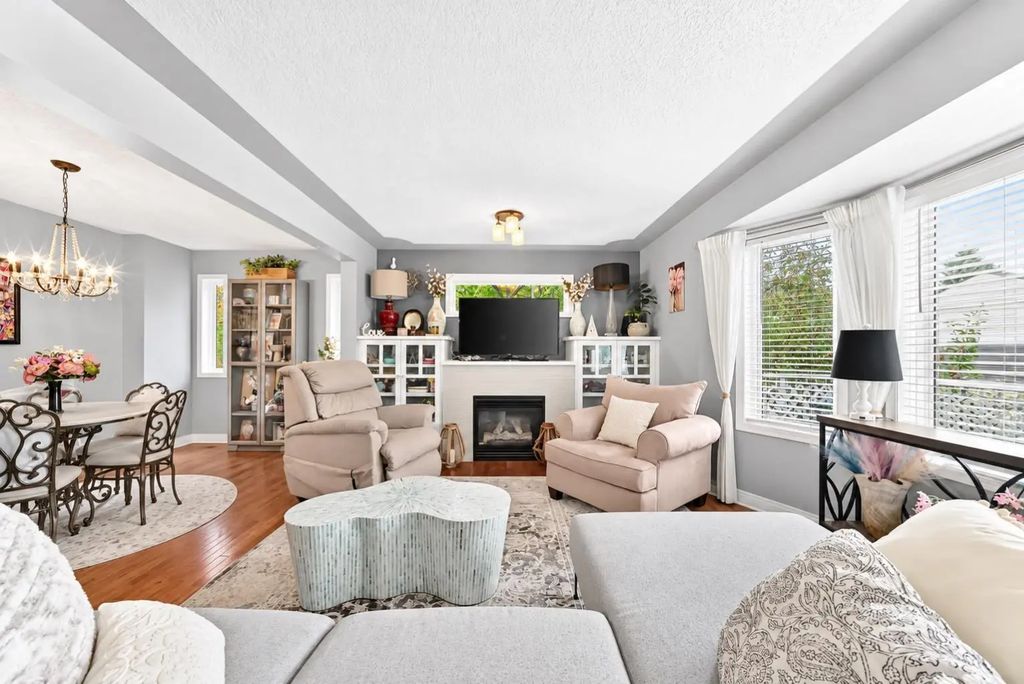 355 Regal Park Ne, Calgary