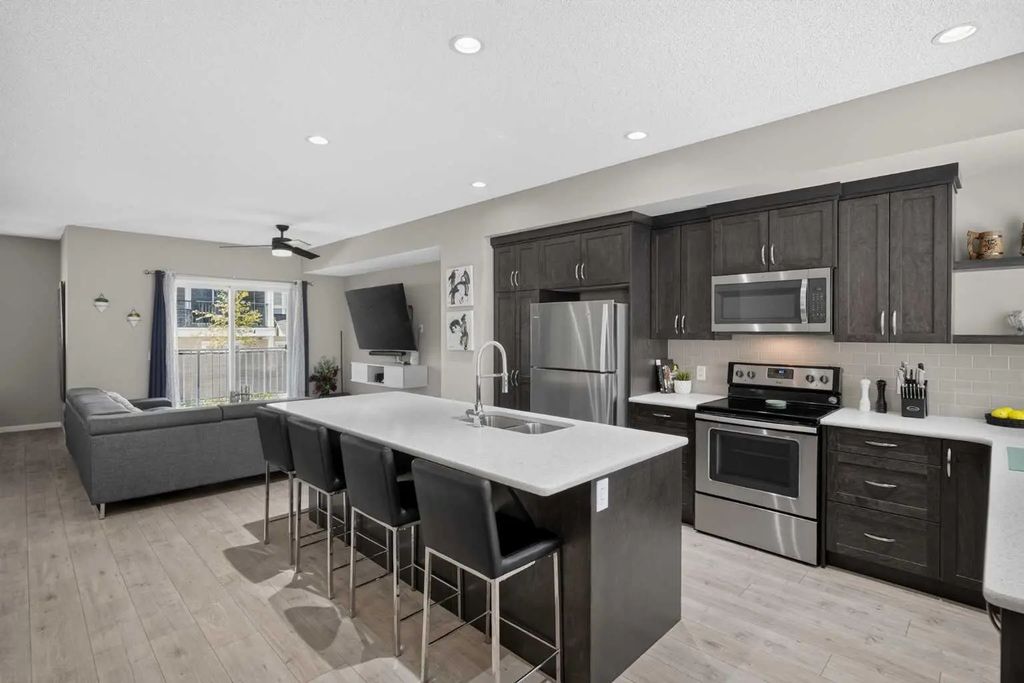 412 Nolanlake Villas Nw, Calgary