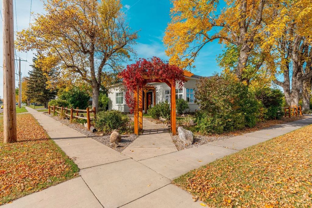 405 3 Avenue W, Cardston
