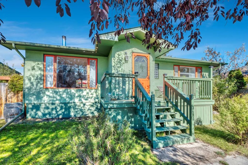 104 1 Avenue Ne, Diamond Valley