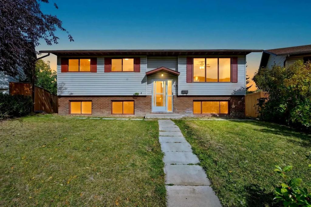 63 Beaconsfield Crescent Nw, Calgary