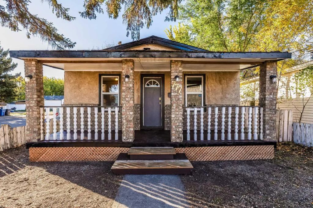 777 7 Street Se, Medicine Hat