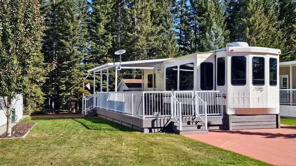181 32379 Range Road 55  , Rural Mountain View County