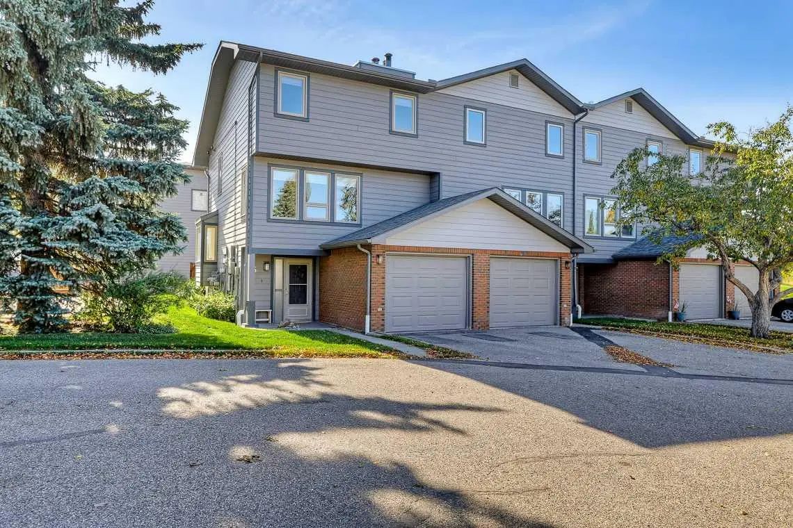 Photo for MLS®# A2349998 - home for sale at 5 64 Woodacres Crescent Southwest, Woodbine, Calgary Alberta