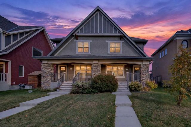 427 Mahogany Boulevard Se, Calgary