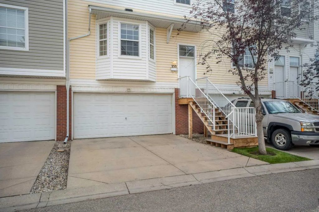 255 Prestwick Acres Lane Se, Calgary