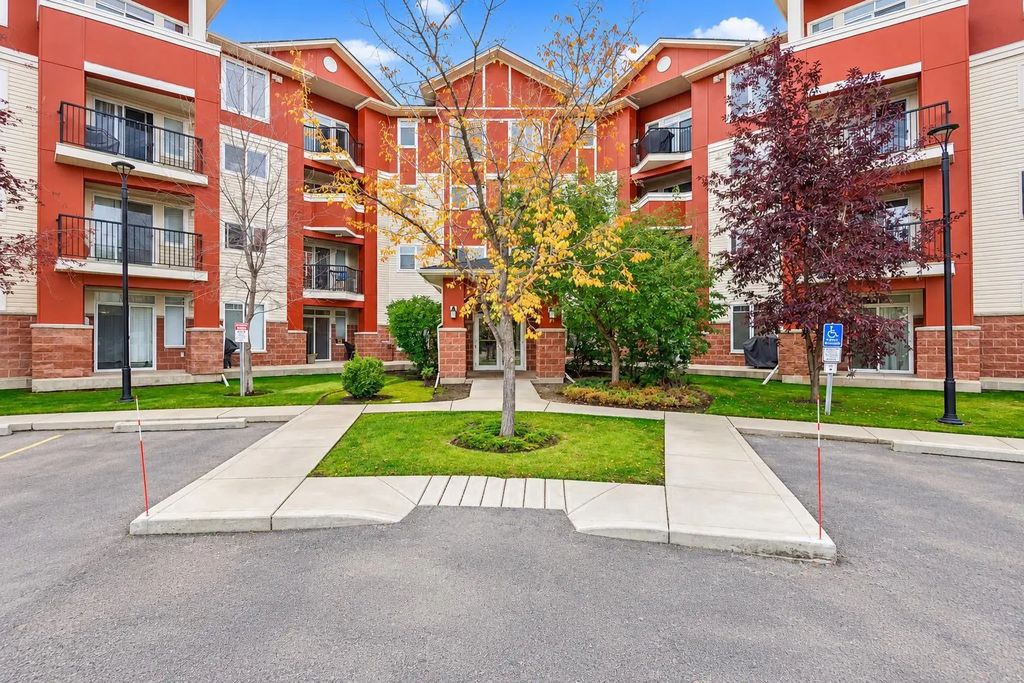 110 162 Country Village Circle Ne, Calgary