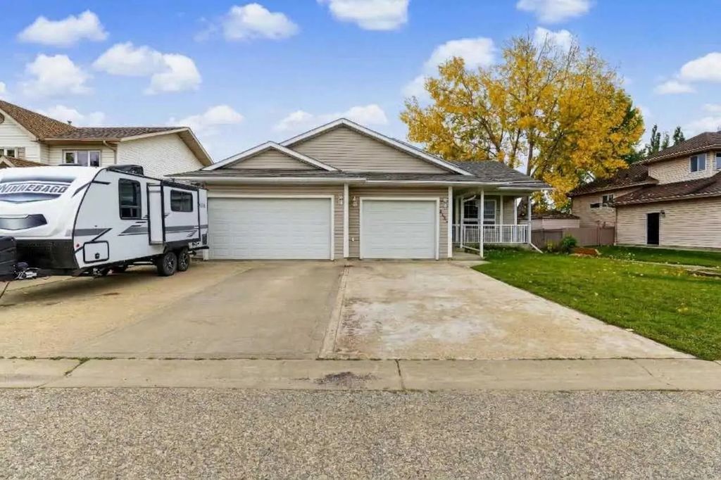 9323 69a Avenue , Grande Prairie