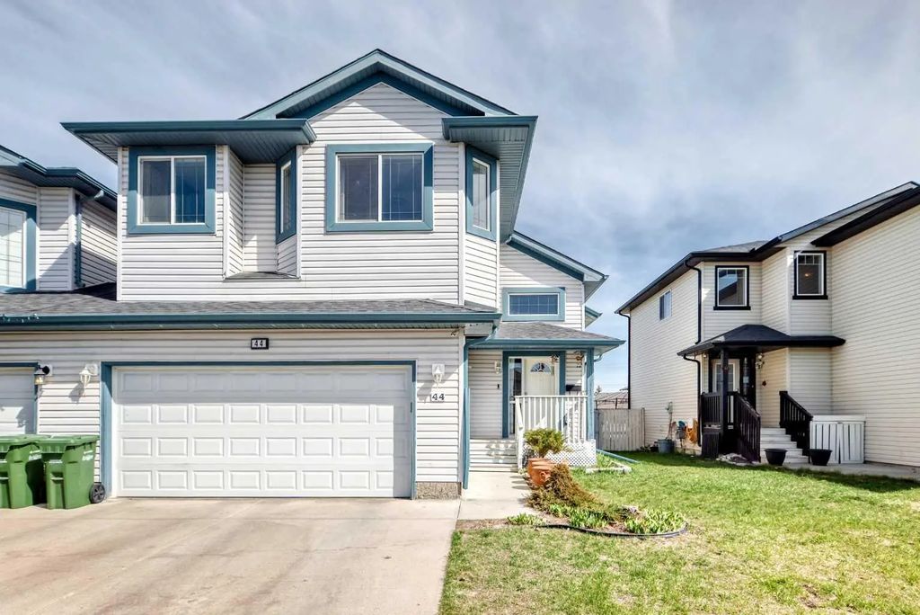 44 Canoe Square Sw, Airdrie