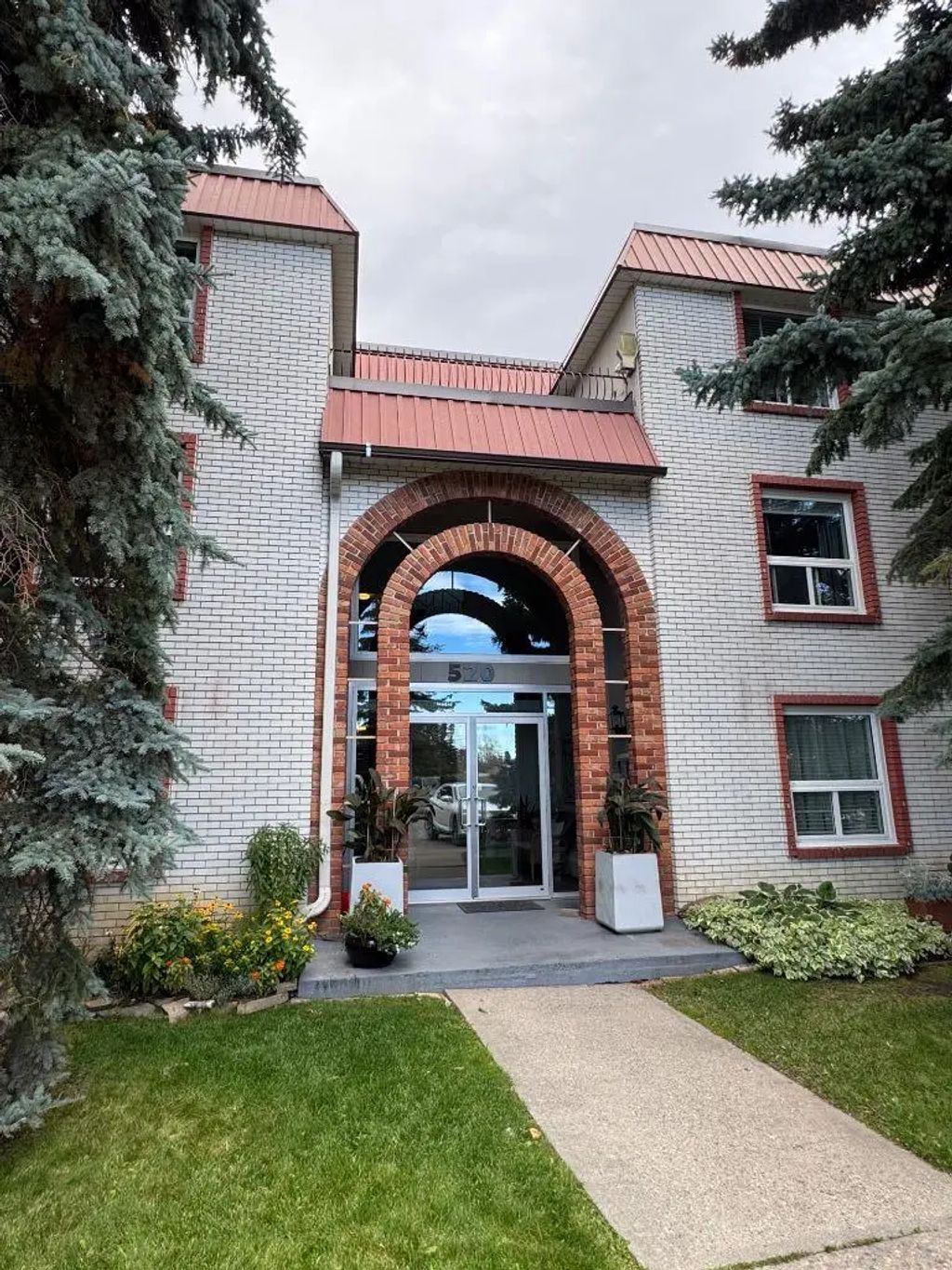 202 520 Cedar Crescent Sw, Calgary
