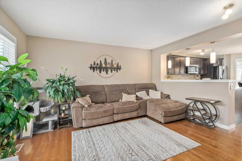 240 Elgin Meadows Gardens Se, Calgary