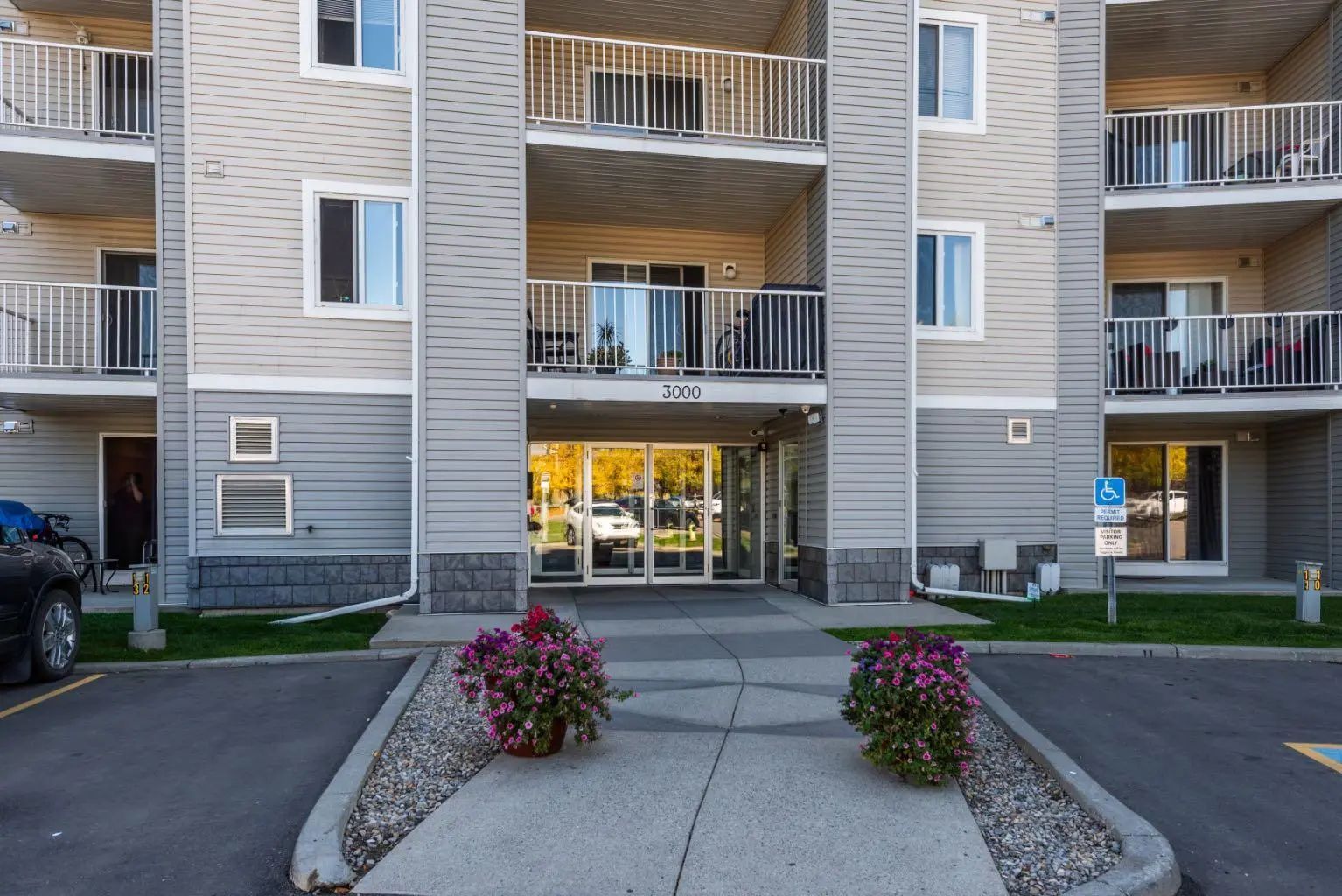 Applewood Park Real Estate Listing, Calgary, Alberta T2A 7Z2