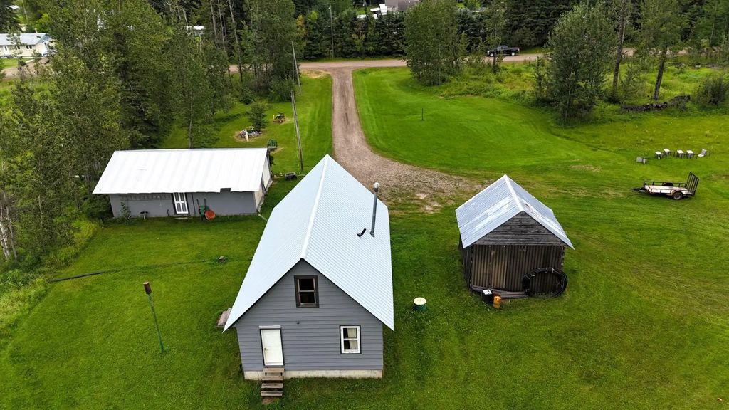 6432 17 Avenue , Edson