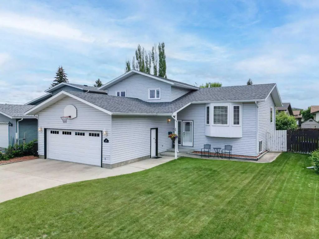 44 Huget Crescent , Red Deer
