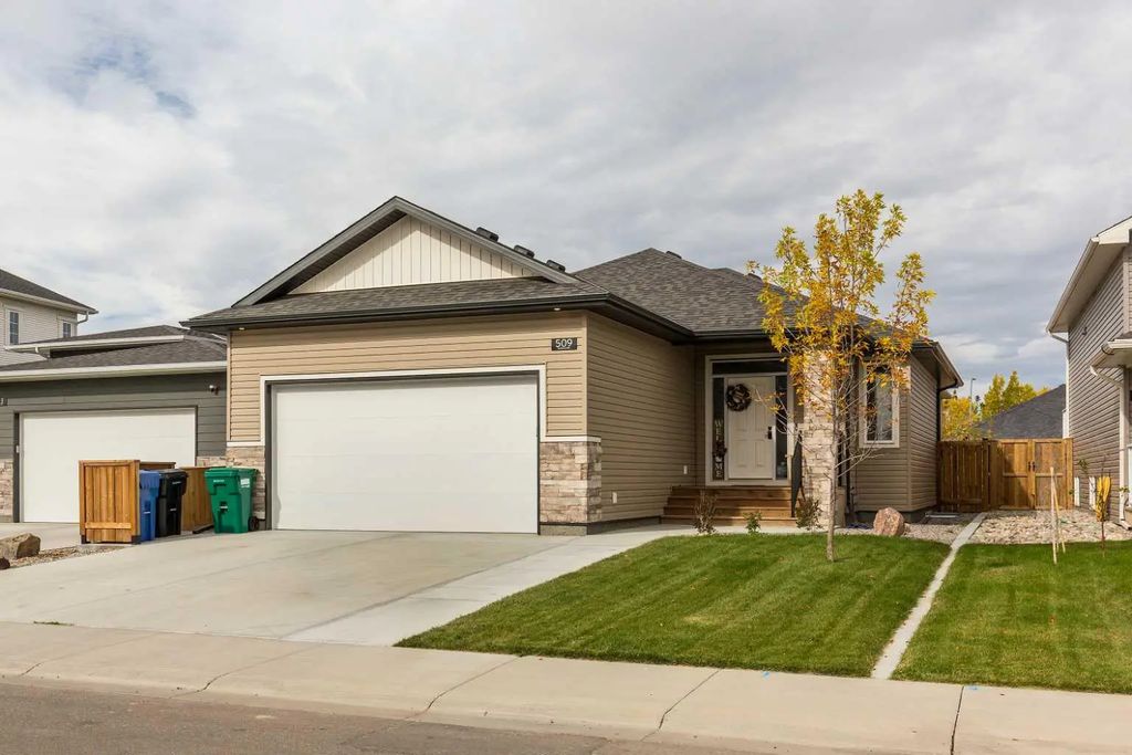 509 Riverhills Way W, Lethbridge