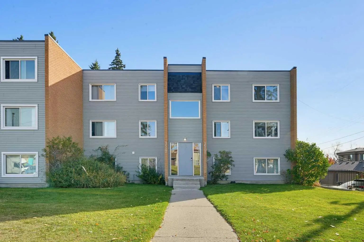 Modern suburban home in Evanston
