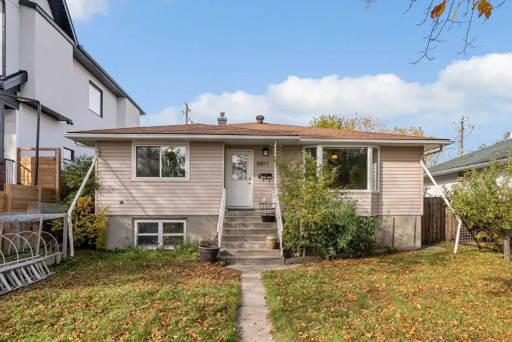 2807 32 Street Sw, Calgary