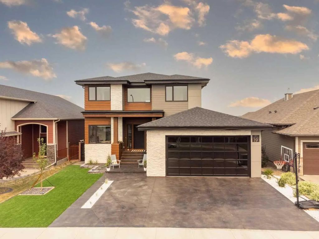 19 Stonecrest Point W, Lethbridge