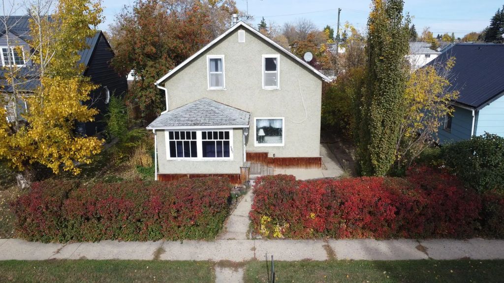 214 6 Avenue W, Hanna