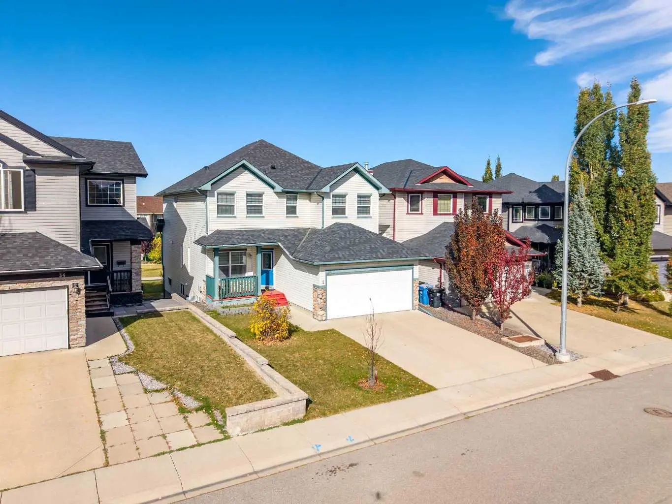 38 Everhollow Rise Sw Calgary Alberta T2Y 5H2 Evergreen Details