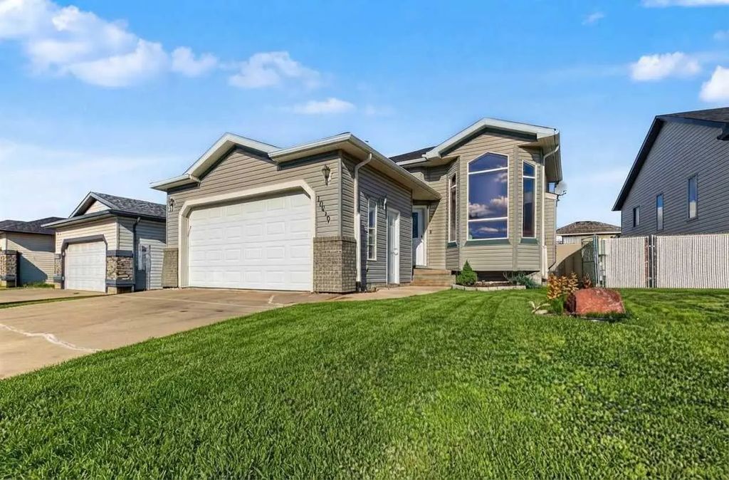 10646 Royal Oaks Drive E, Grande Prairie