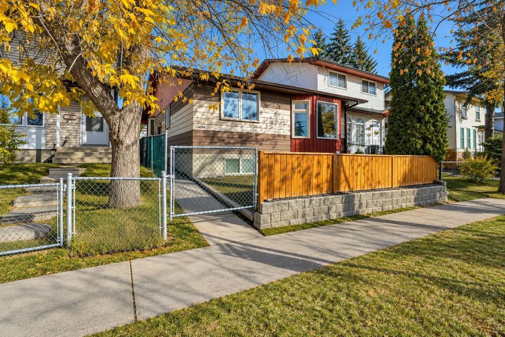 4304 44 Avenue Ne, Calgary
