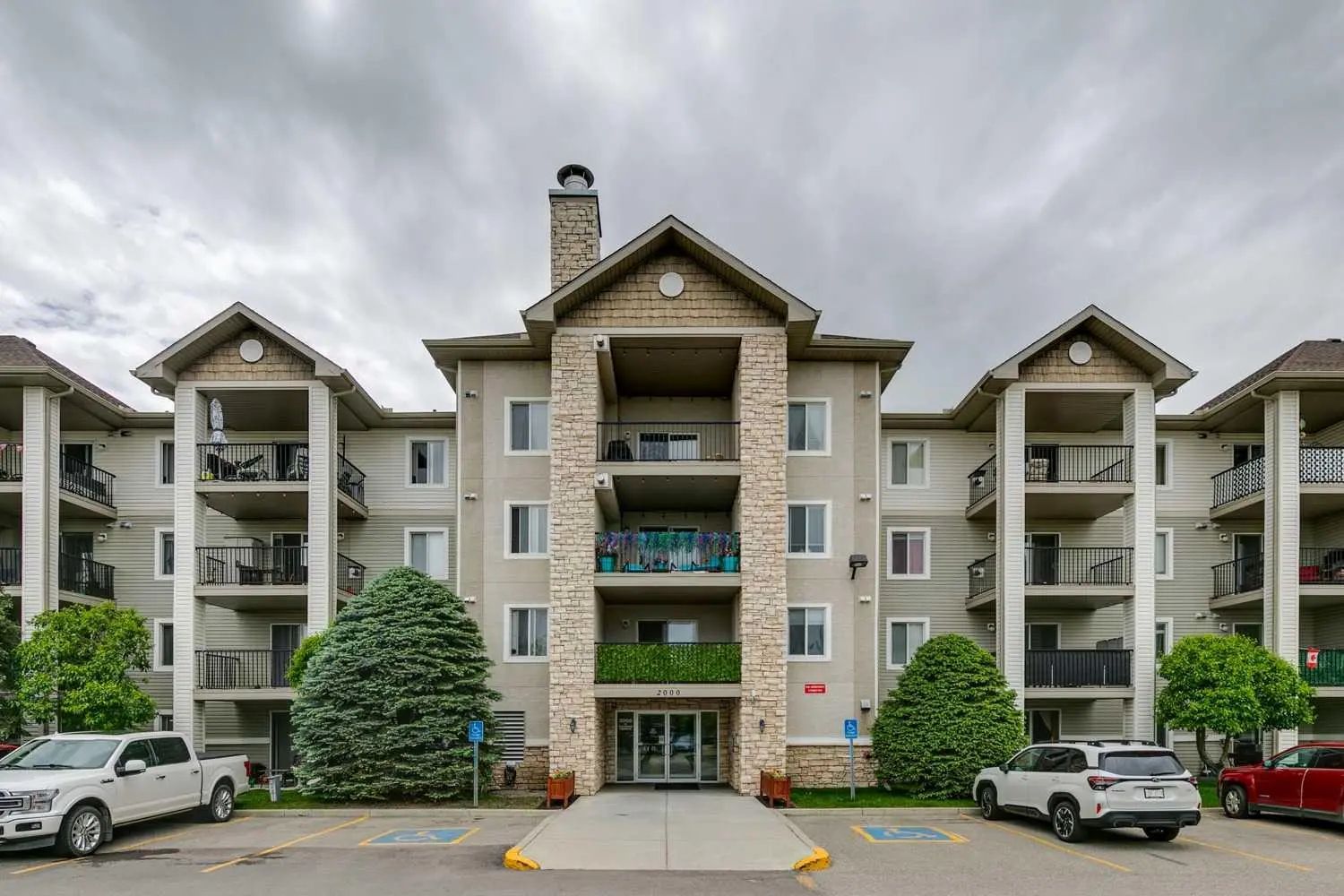 Okotoks Real Estate: Residential Property for Sale in Cimarron