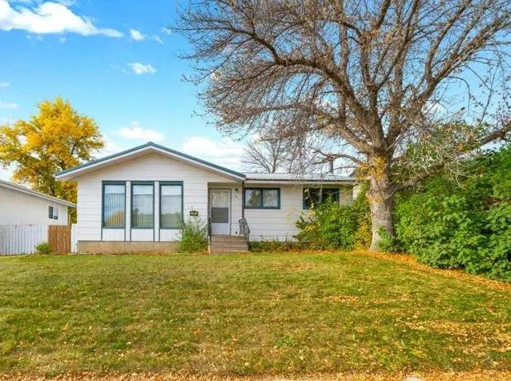 19 Greenbrook Way E, Brooks