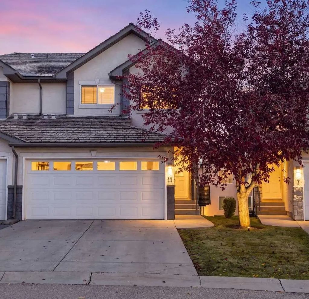 11 Royal Crest Court Nw, Calgary