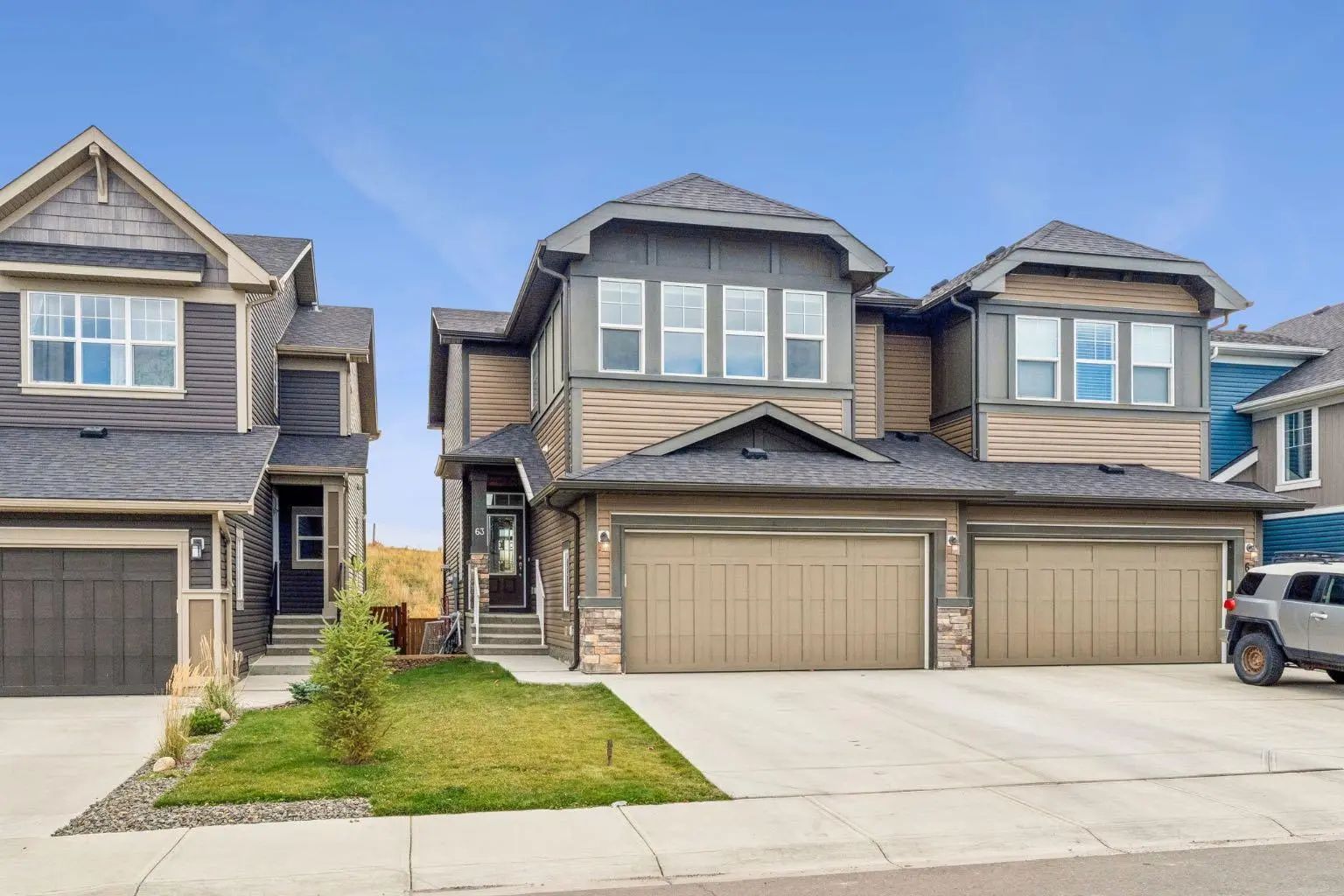 Home for Sale Located at 63 Fireside Crescent , Cochrane, Alberta