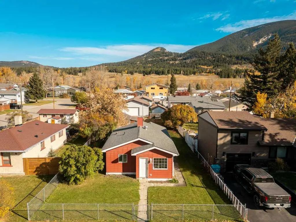 11713 20 Avenue , Blairmore