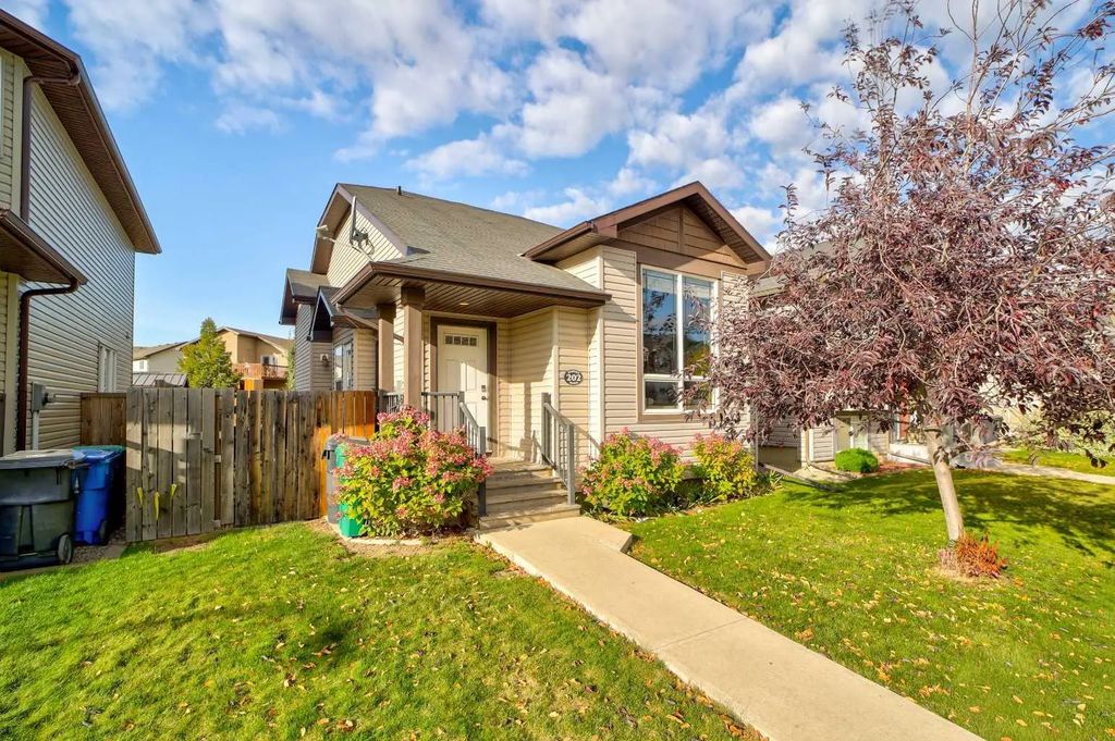 202 Silkstone Road W, Lethbridge