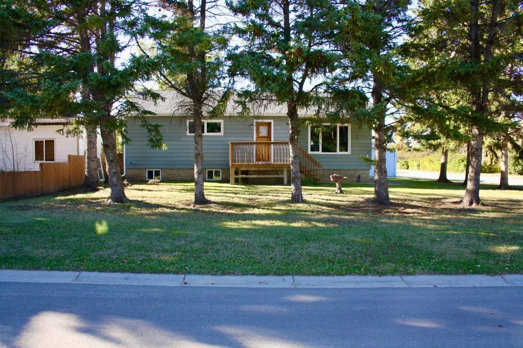 20 2nd Street E, Neilburg