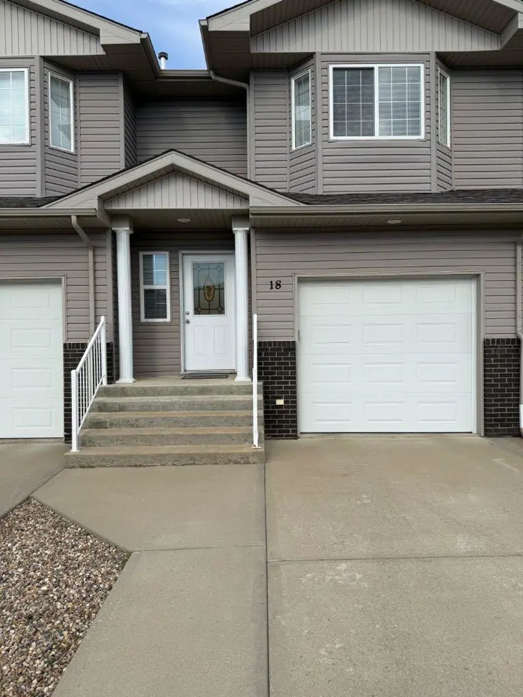 18 Sierra Avenue Sw, Medicine Hat