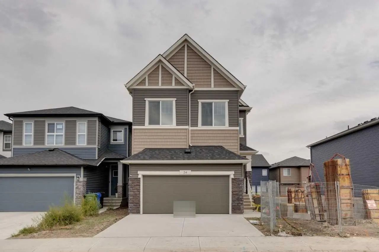 Real Estate Listing in Moraine, Calgary