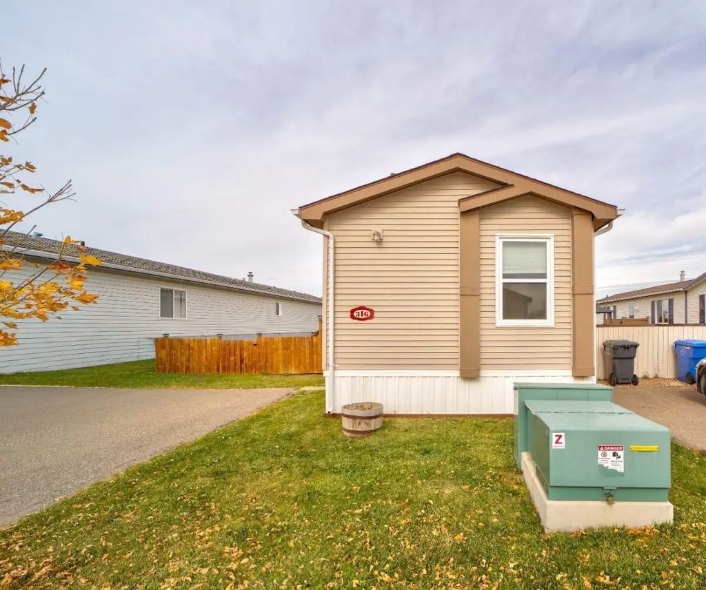 316 Spurline Avenue , Coaldale