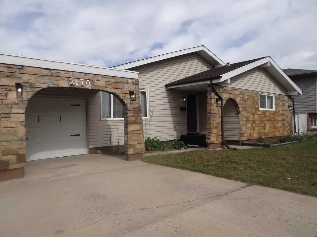 2170 Hawke Crescent Ne, Medicine Hat