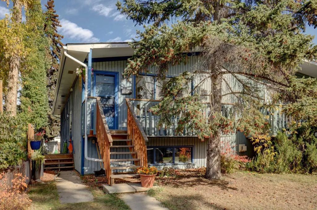 8636 47 Avenue Nw, Calgary