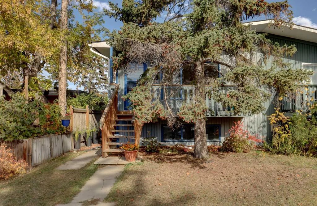 8636 47 Avenue Nw, Calgary