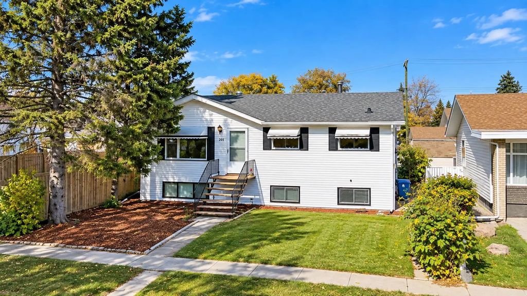 208 4th Avenue W, Hanna