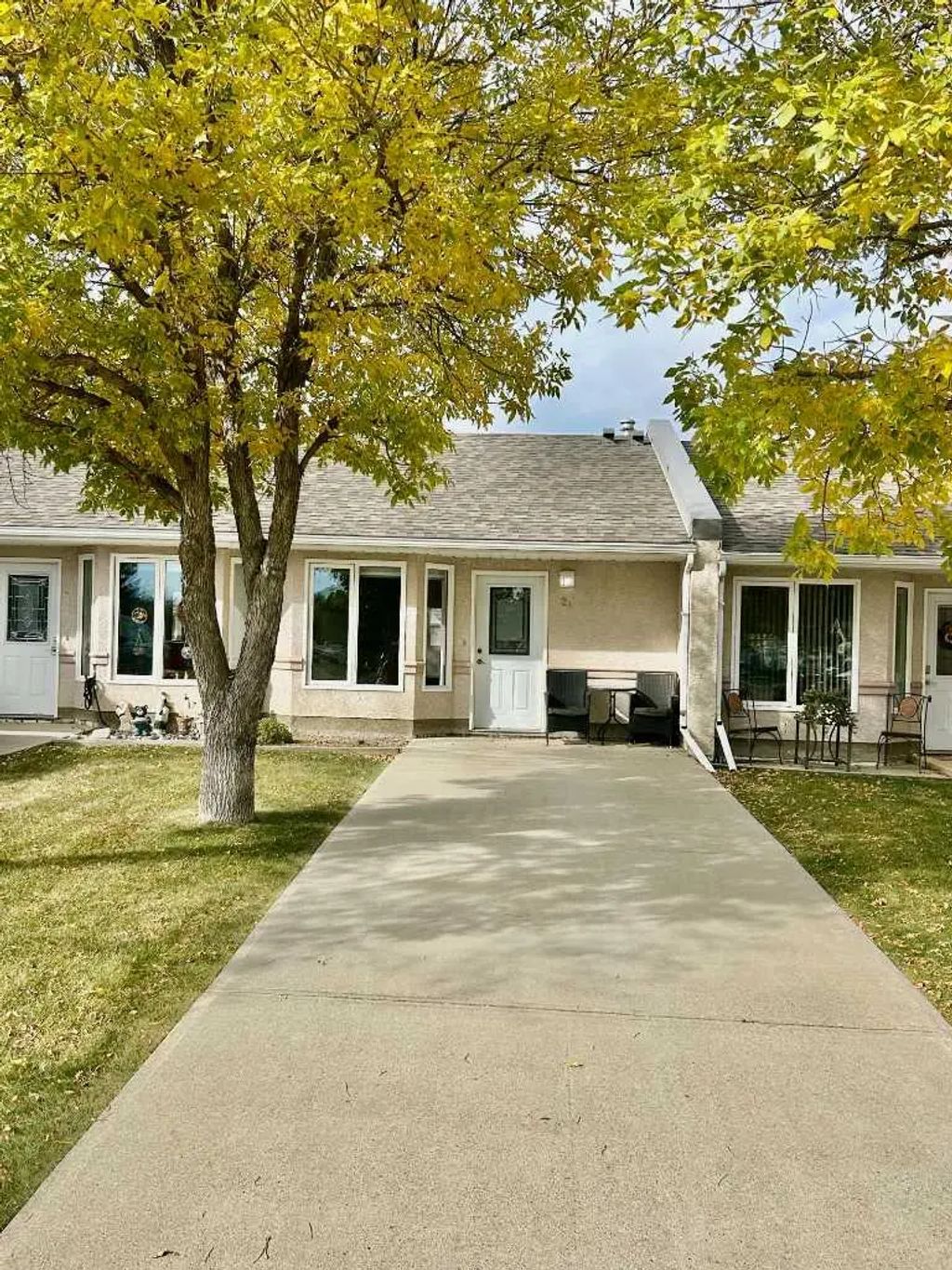 24 Providence Way  , Coaldale